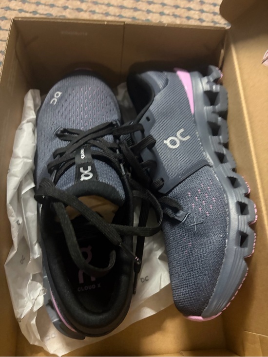 On Clouds Shoes - Cloud X 4 Women's Shoes in Navy and Sakura